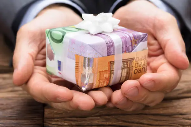 Geld geven leuk verpakt